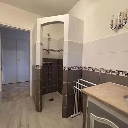 Rez-de-villa Climatise, Vue - 4 Pers. *